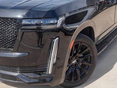 Certified 2023 Cadillac Escalade ESV Sport Platinum w/ LPO, ONYX Package image 3