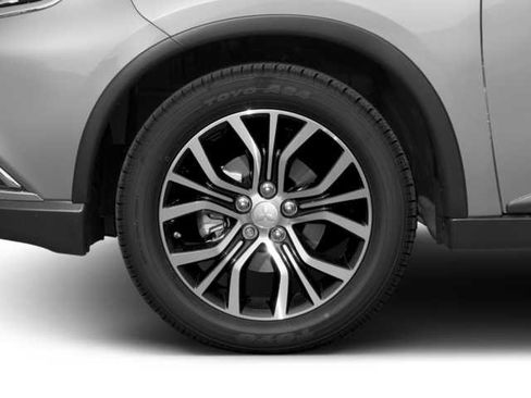 Used 2018 Mitsubishi Outlander SE image 11