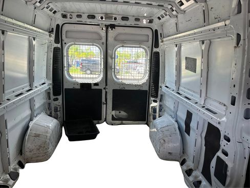 Used 2018 RAM ProMaster 2500 FWD image 11
