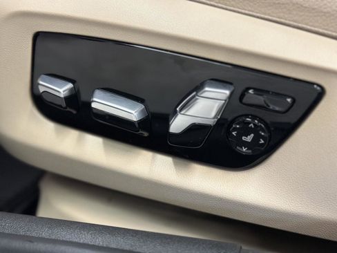 Used 2018 BMW 540i xDrive image 42