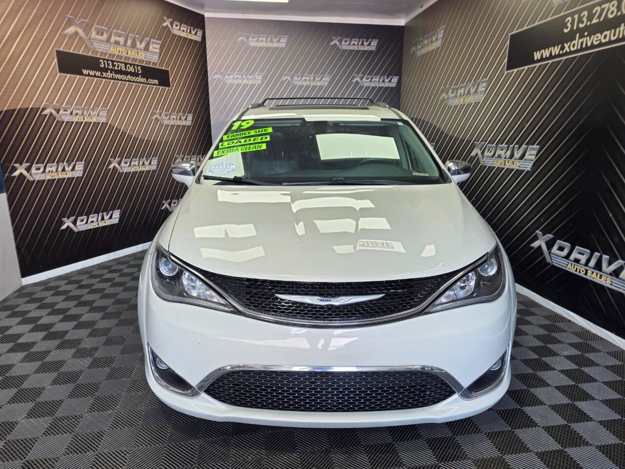 Used 2019 Chrysler Pacifica Limited FWD image 4