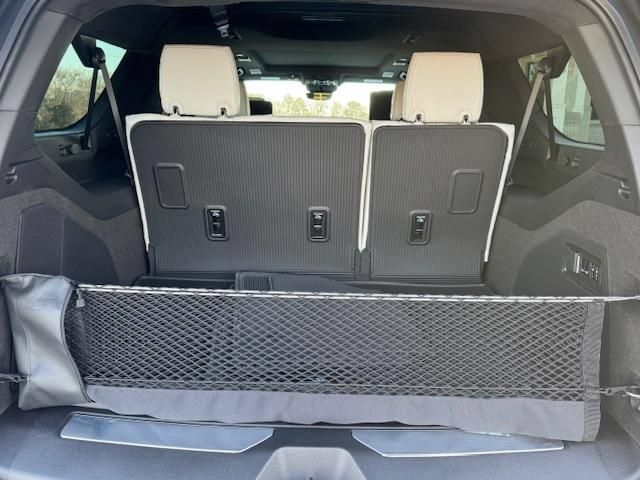 Used 2026 Cadillac Escalade ESV Platinum Sport w/ LPO, Floor Liner Package AWD/4WD image 15
