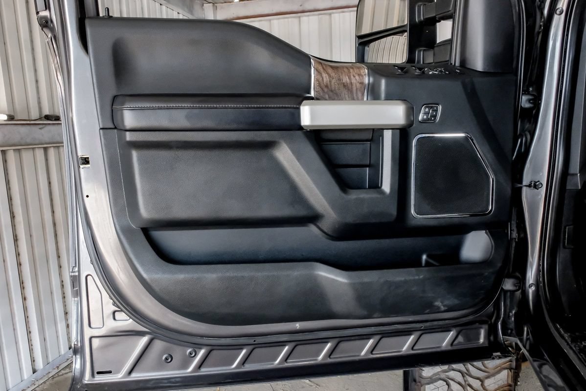 Used 2019 Ford F350 Lariat w/ Lariat Ultimate Package AWD/4WD image 44