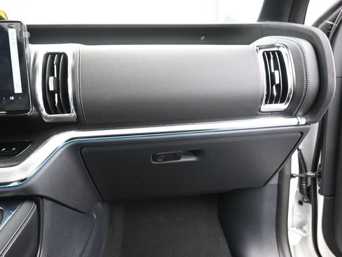 New 2025 Ford Expedition Platinum w/ Stealth Performance Package image 25