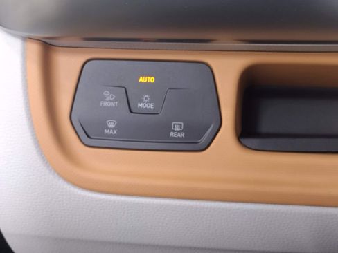 New 2025 Volkswagen ID. Buzz 1st Edition image 30