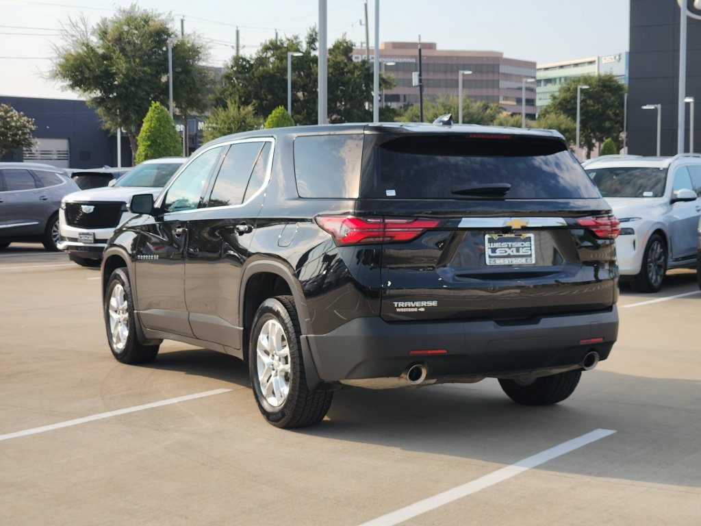 Used 2023 Chevrolet Traverse LS w/ Safety Package FWD image 5