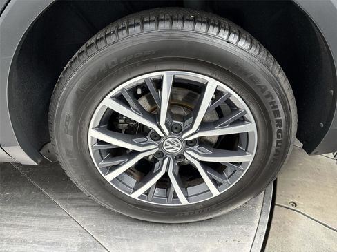 Used 2020 Volkswagen Tiguan SE image 27