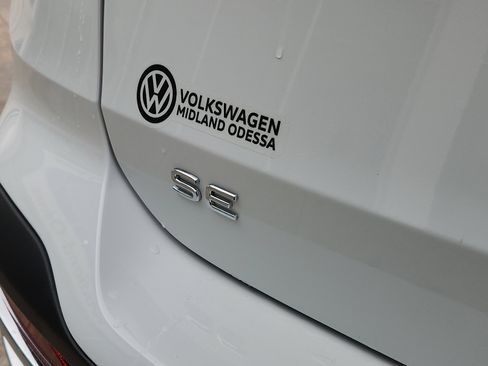 New 2026 Volkswagen Taos SE image 10