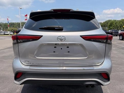 Used 2022 Toyota Highlander XSE AWD/4WD image 6