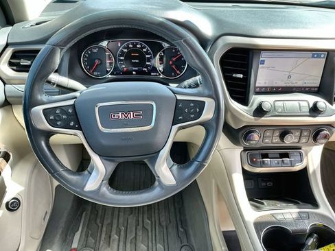 Used 2021 GMC Acadia Denali w/ Denali Ultimate Package AWD/4WD image 12