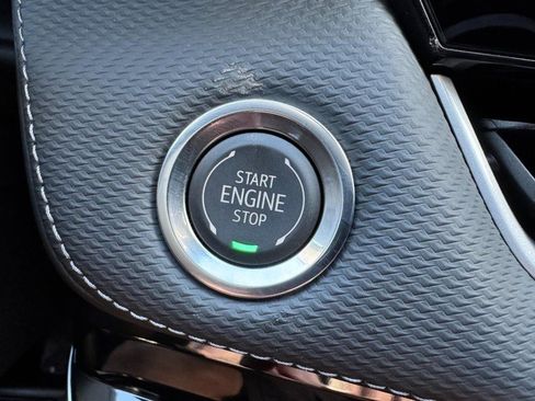 New 2026 Chevrolet Equinox LT w/ Convenience Package II FWD image 17