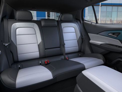 New 2026 Chevrolet Equinox EV LT image 17