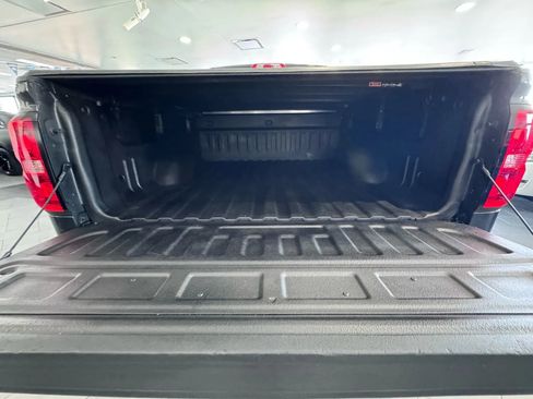 Used 2018 Chevrolet Silverado 1500 LT w/ LT Eassist Package image 28