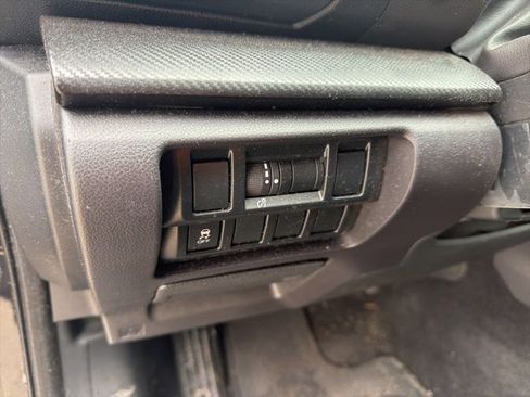 Used 2019 Subaru Impreza 2.0i Premium image 16