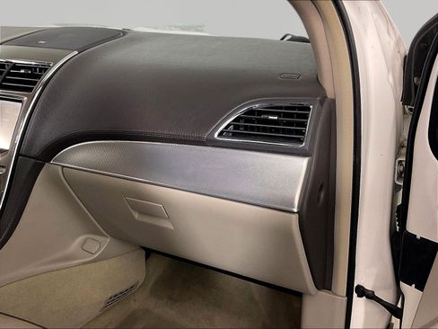 Used 2013 Lincoln MKX FWD image 26