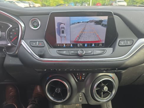 Used 2020 Chevrolet Blazer LT w/ Sound & Technology Package FWD image 14