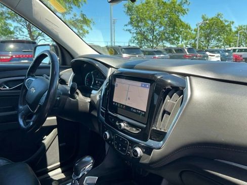 Used 2021 Chevrolet Traverse Premier w/ Redline Edition AWD/4WD image 40