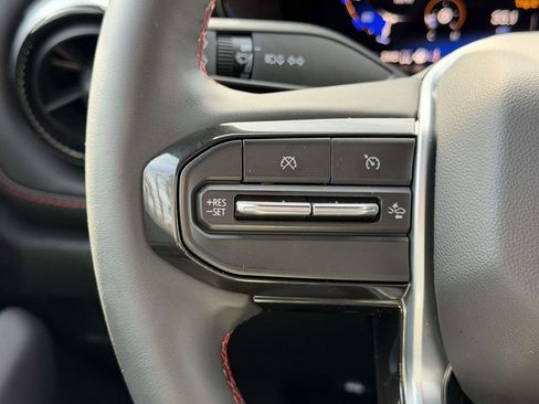 Used 2025 Chevrolet Colorado Z71 w/ Technology Package image 10