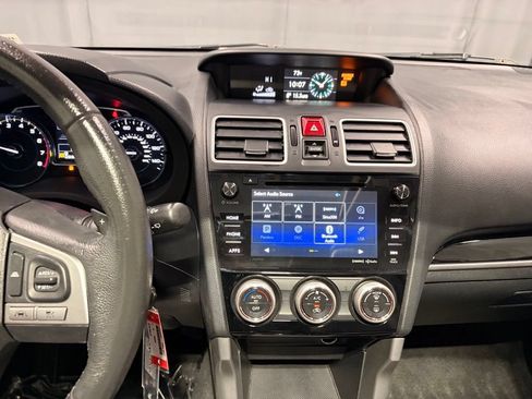 Used 2018 Subaru Forester 2.5i Premium w/ Popular Package #3B AWD/4WD image 14