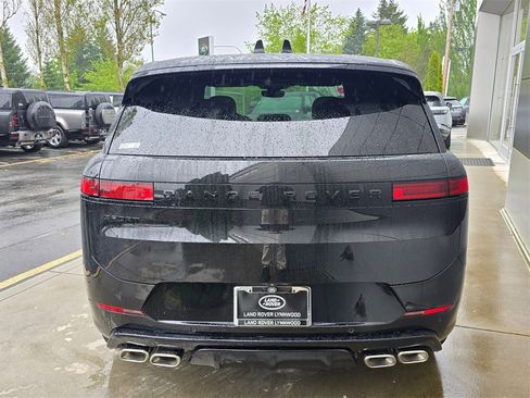 New 2025 Land Rover Range Rover Sport Dynamic SE image 6