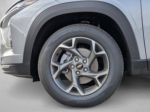 New 2026 Chevrolet Trax LT w/ Driver Confidence Package image 18