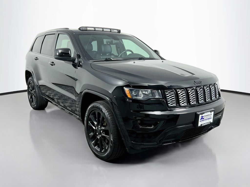 Used 2018 Jeep Grand Cherokee Altitude AWD/4WD image 1