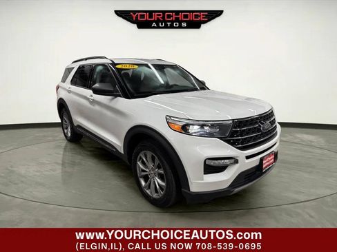 Used 2020 Ford Explorer XLT w/ Equipment Group 202A AWD/4WD image 11