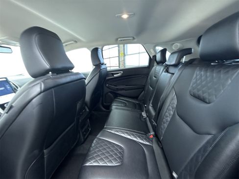 Used 2024 Ford Edge Titanium image 30