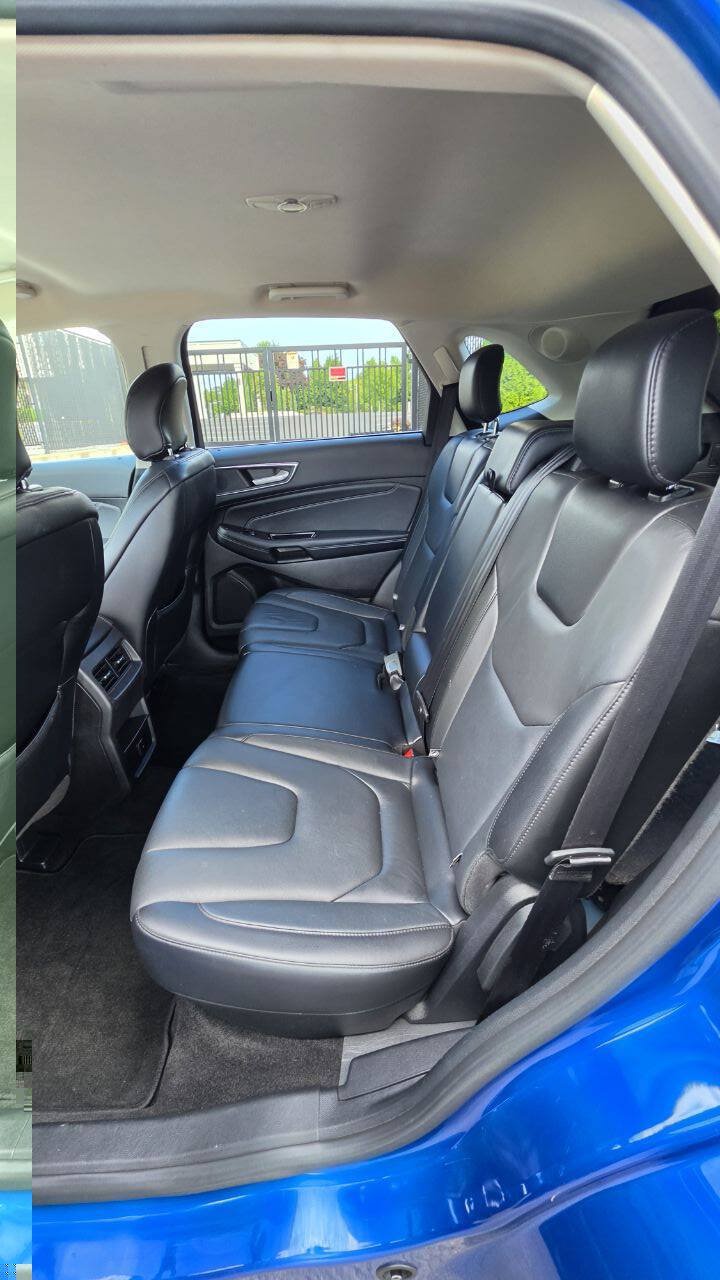 Used 2018 Ford Edge Titanium AWD/4WD image 9