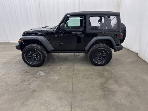 Used 2025 Jeep Wrangler Sport image 23
