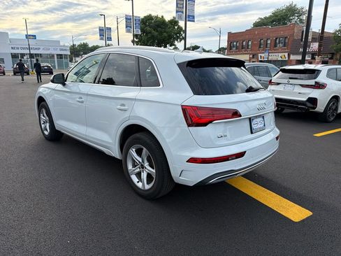 Used 2023 Audi Q5 2.0T Premium w/ Convenience Package AWD/4WD image 3