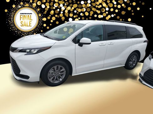 Used 2025 Toyota Sienna LE image 9