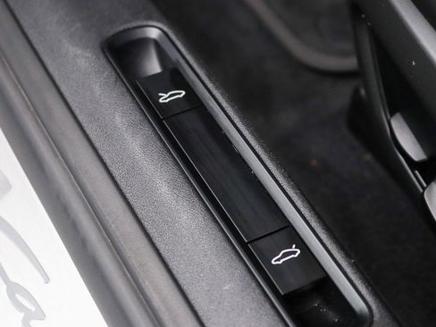 Used 2020 Porsche 911 Carrera image 26