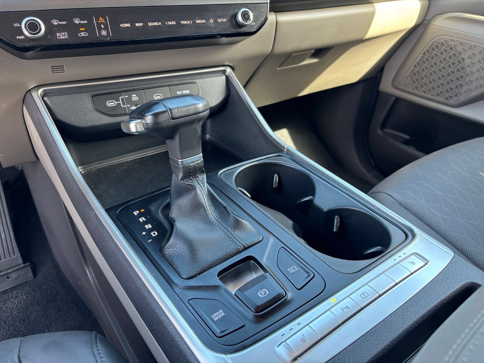 Used 2026 Kia Carnival FWD image 43