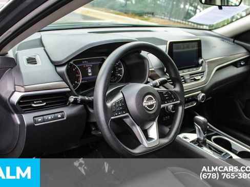 Used 2024 Nissan Altima 2.5 SV FWD image 21