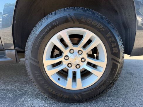 Used 2020 Chevrolet Suburban LT RWD image 33