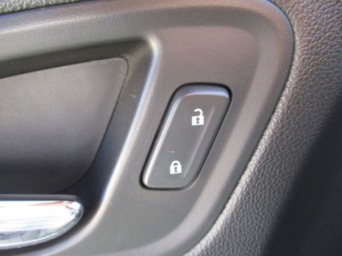 Used 2018 Chevrolet Colorado ZR2 image 30