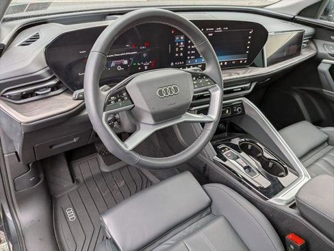Certified 2025 Audi Q5 Prestige image 11