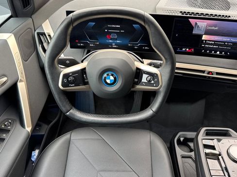 Used 2025 BMW iX xDrive50 image 29