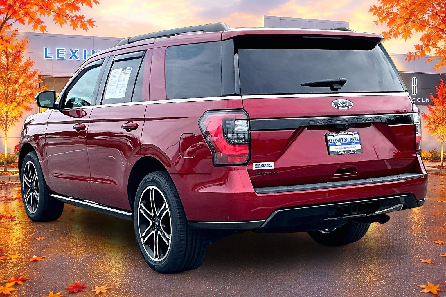 Used 2019 Ford Expedition Limited w/ Equipment Group 303A AWD/4WD image 4