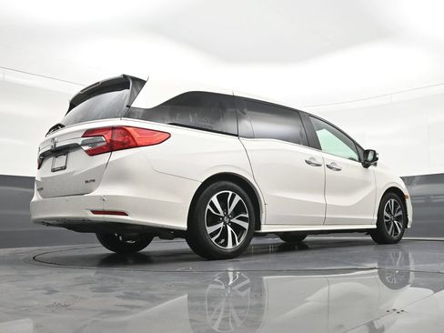 Used 2018 Honda Odyssey Elite image 27