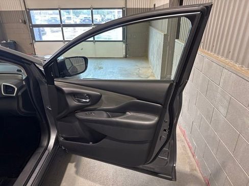 Used 2018 Nissan Murano SL w/ Moonroof Package AWD/4WD image 18