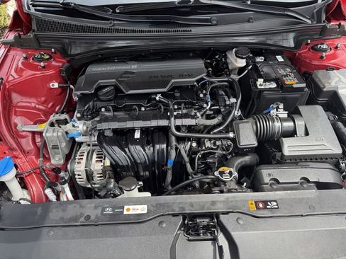 Used 2025 Hyundai Elantra SEL FWD image 28