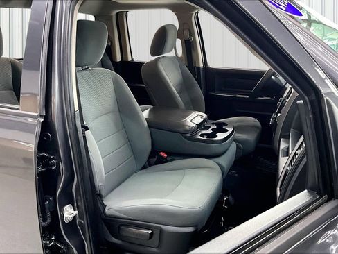 Used 2018 RAM 1500 Express image 28