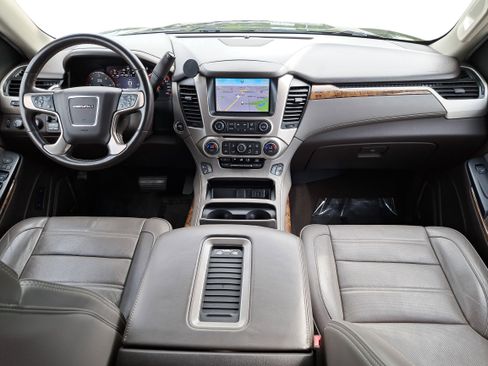 Used 2015 GMC Yukon XL Denali w/ Premium Package image 9