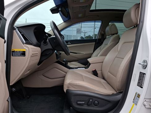 Used 2016 Hyundai Tucson Limited w/ Option Group 03 FWD image 12
