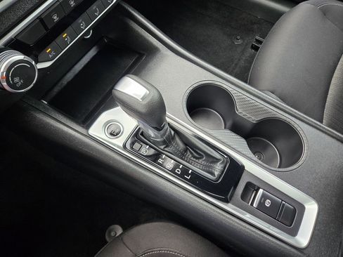 Used 2025 Nissan Altima 2.5 SV image 28