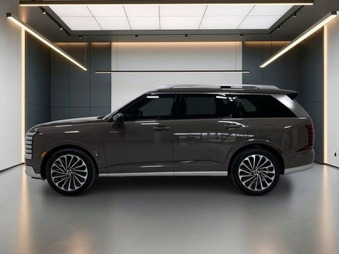 Certified 2026 Hyundai Palisade Calligraphy FWD image 2
