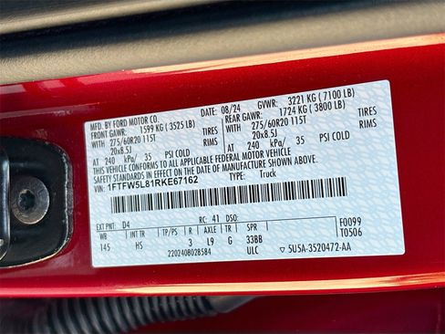 Used 2024 Ford F150 Lariat w/ FX4 Off-Road Package image 32