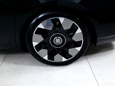 New 2027 Rolls-Royce Phantom Sedan RWD image 43